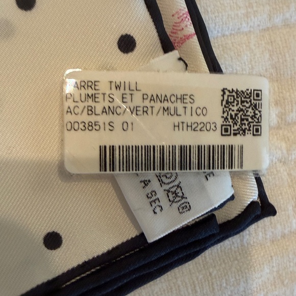 NWT Hermès Plumets et Panaches Silk Scarf - Picture 2 of 3